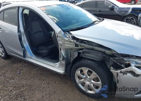 2018 Mazda Mazda3 Sport z USA, uszkodzony, nr VIN 3MZBN1U72JM197661